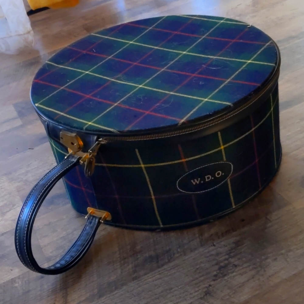 Vintage Lark Droutman Hat Box